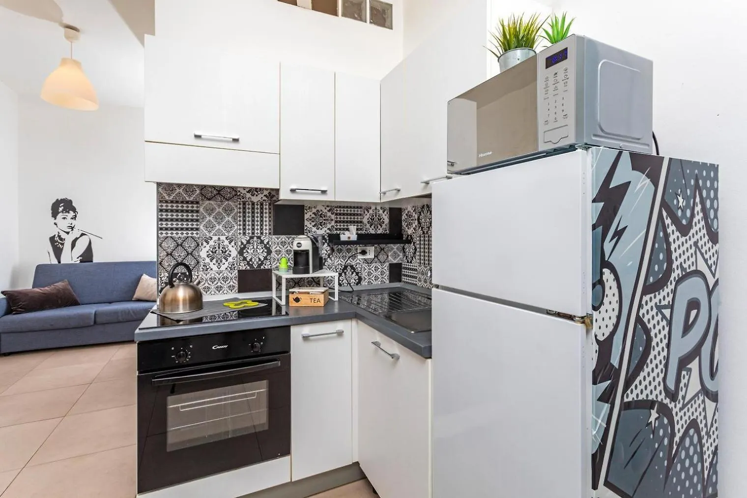 Pada Apartment contacts